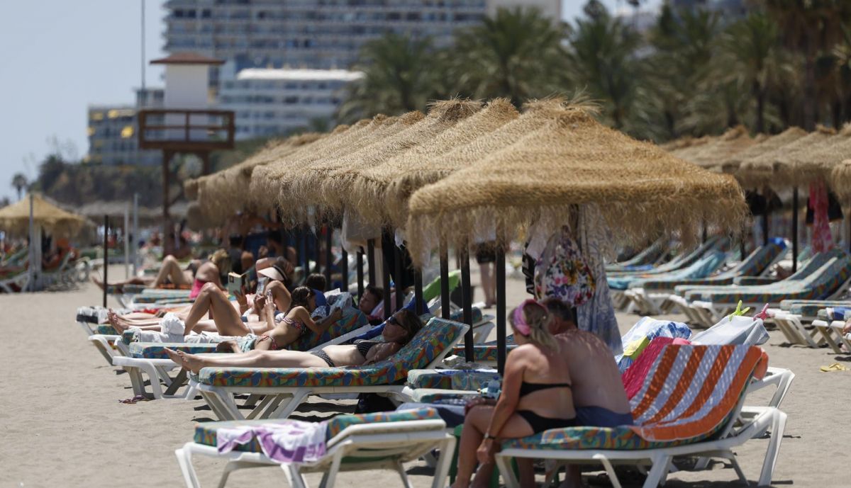 playa bajoncillo torremolinos calor malaga