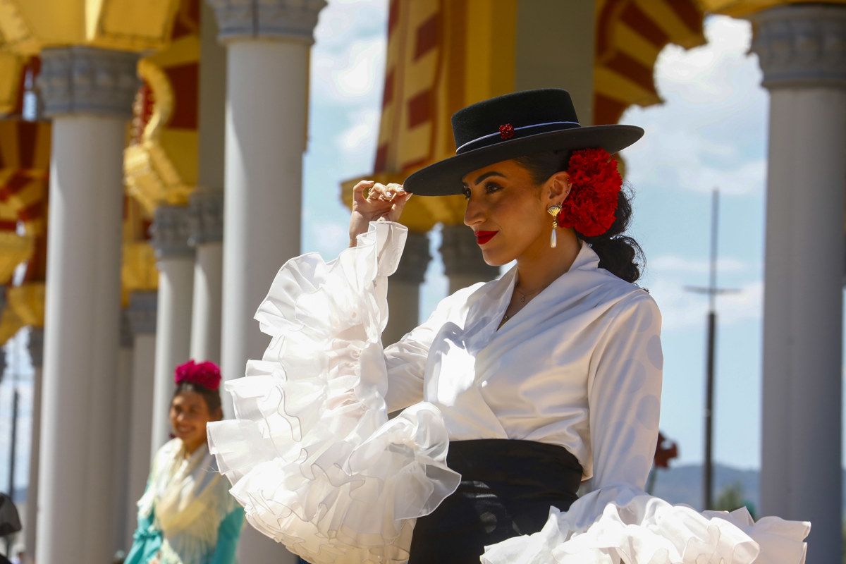 Con sombrero cordobés por la Feria de Córdoba.
