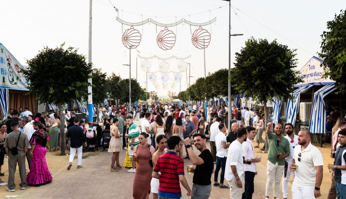 Ambiente de tarde en la Feria `El Abrazo´.