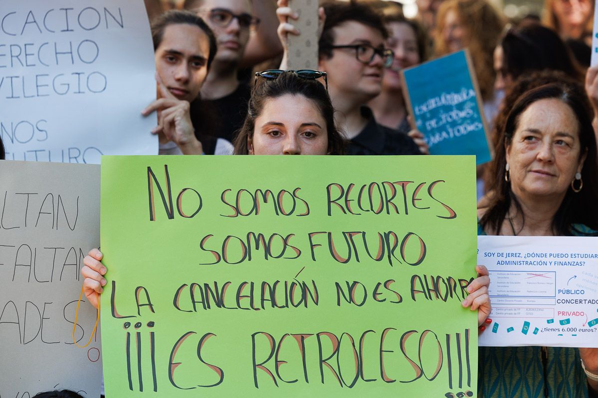 Movilización en el IES Andrés Benítez para impedir la eliminación de un ciclo de FP.
