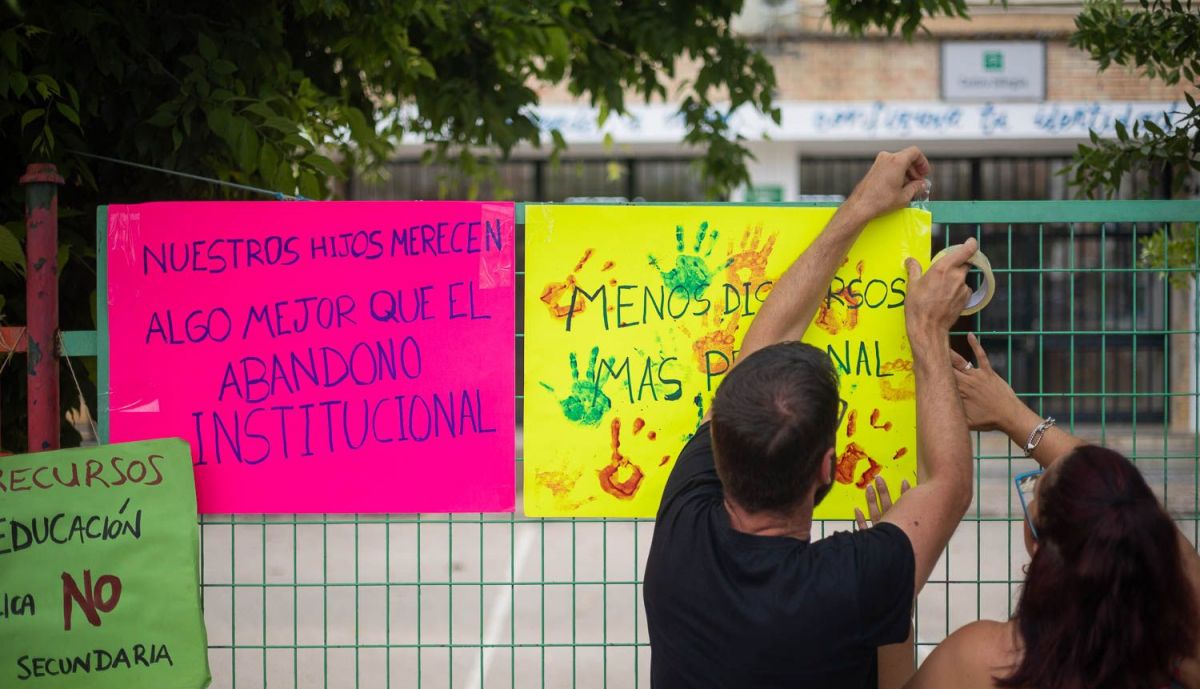 COLEGIO LA UNION PROTESTAS 09