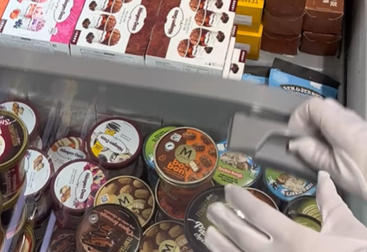 Vitrina de helados del supermercado DIA. Vitrina de helados del supermercado DIA.