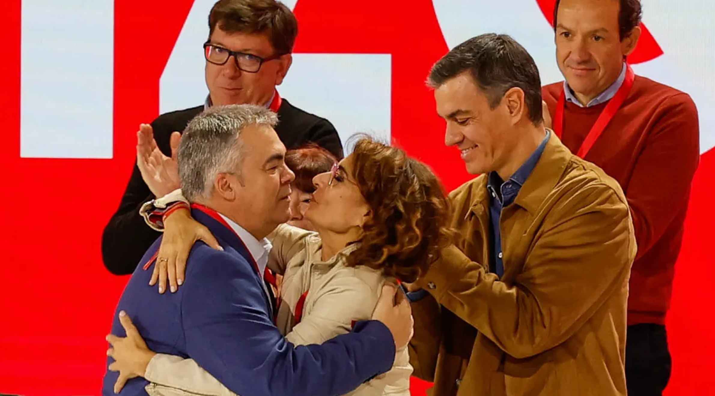 Santos Cerdán, María Jesús Montero y Pedro Sánchez.   EFE/J.M.