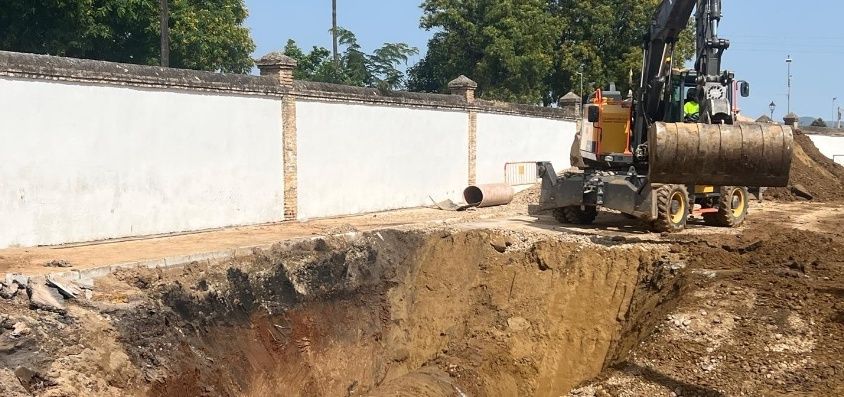Una nueva avería retrasa la llegada del agua a once pueblos de Sevilla. Una nueva avería retrasa la llegada del agua a once pueblos de Sevilla.