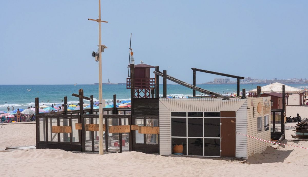 Desmontaje Playa de Cádiz