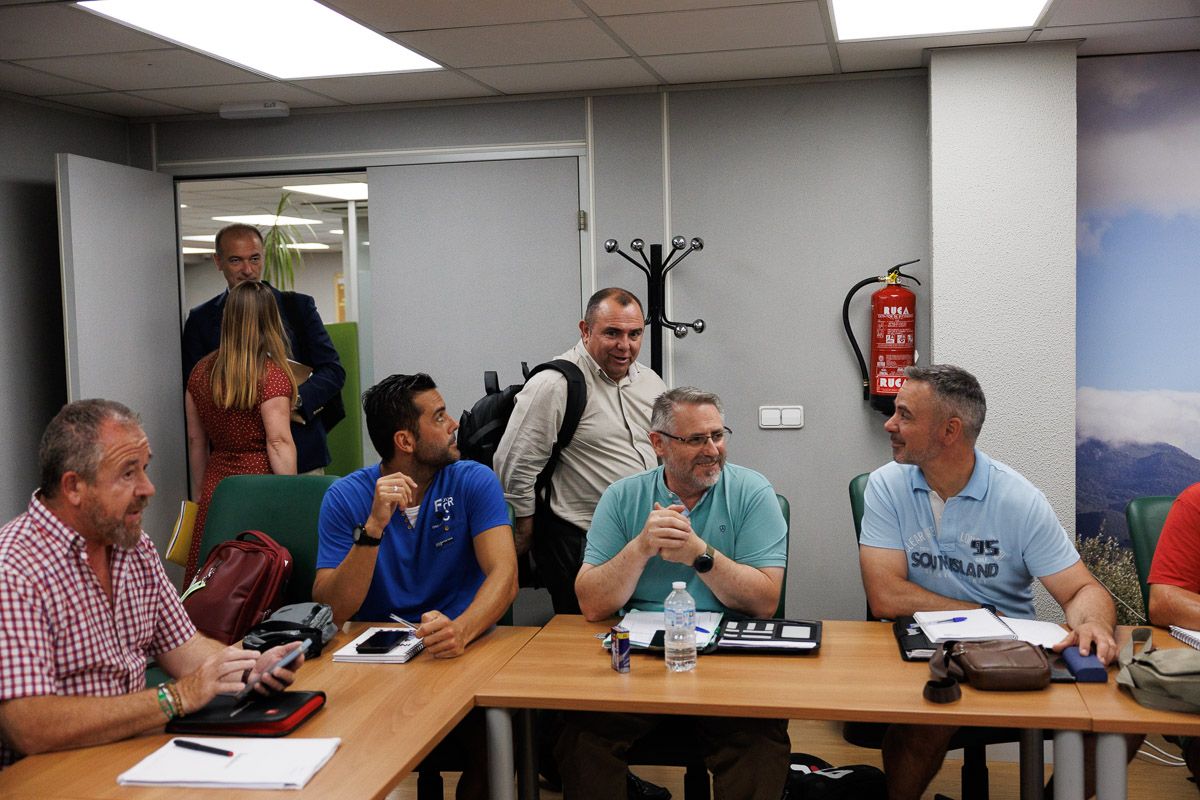 Reunión en el Sercla, en Jerez, para negociar una salida al conflicto en el sector del metal en Cádiz. Reunión en el Sercla, en Jerez, para negociar una salida al conflicto en el sector del metal en Cádiz.
