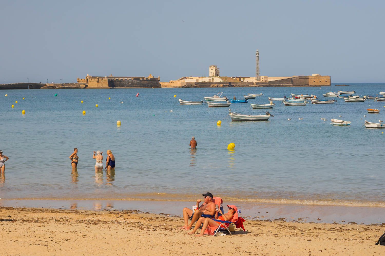 La playa de La Caleta en Cádiz, este verano.