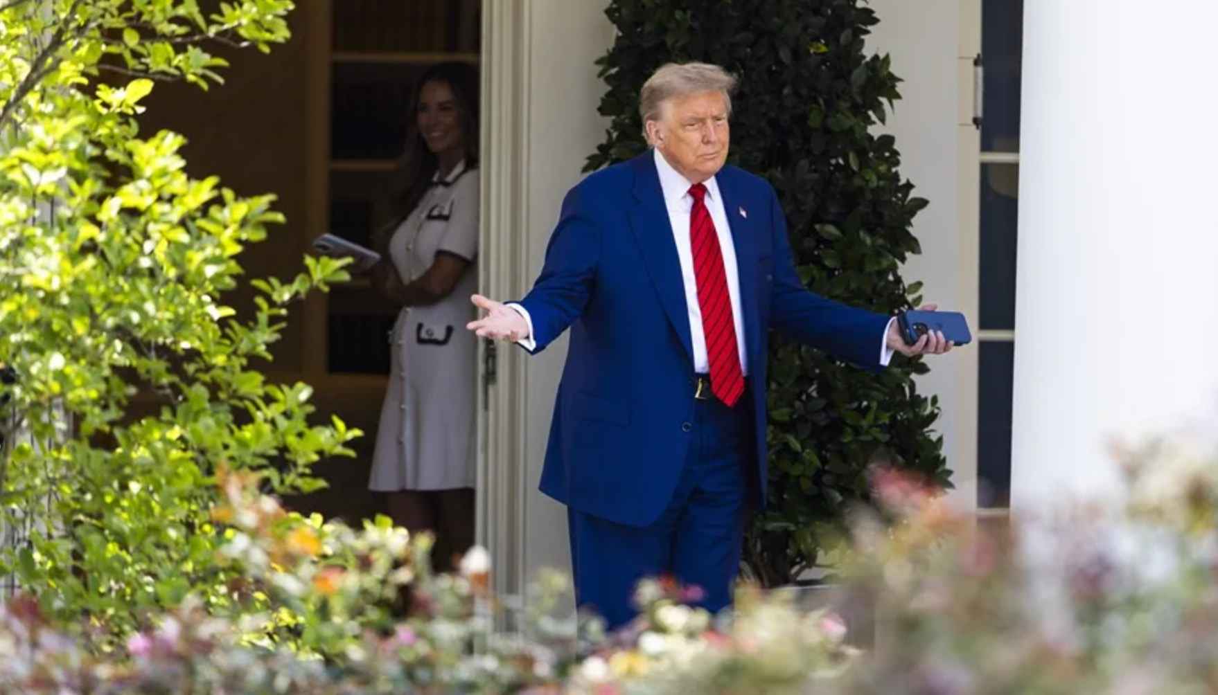Donald Trump, este viernes, en la Casa Blanca.  EFE/JIM LO SCALZO