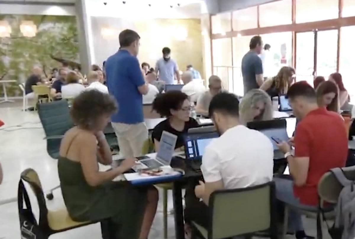Momentos antes de las oposiciones, en una imagen de la Junta. (1)