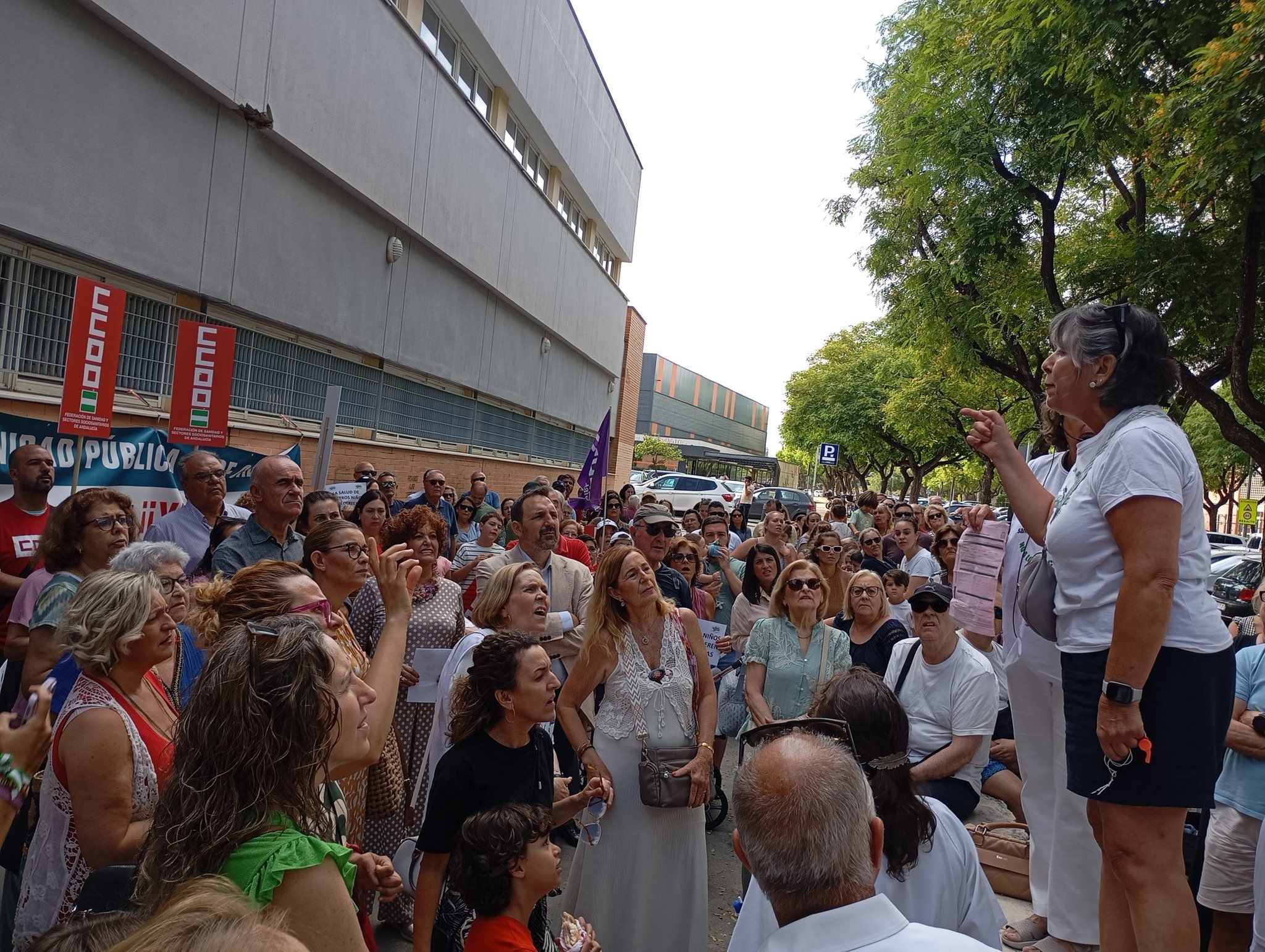 Protesta en uno de los centros de salud.