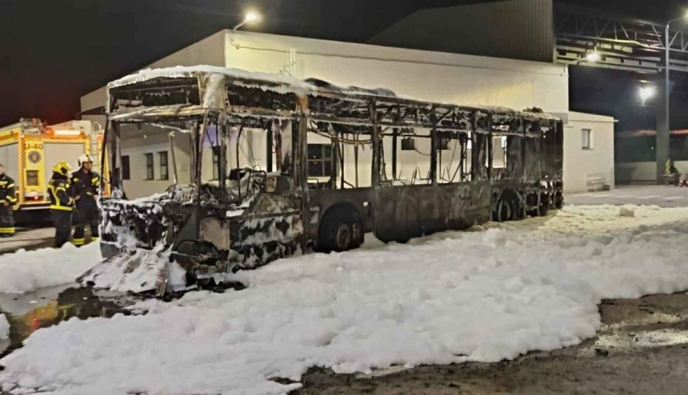 Otra imagen de cómo ha quedado el autobús.