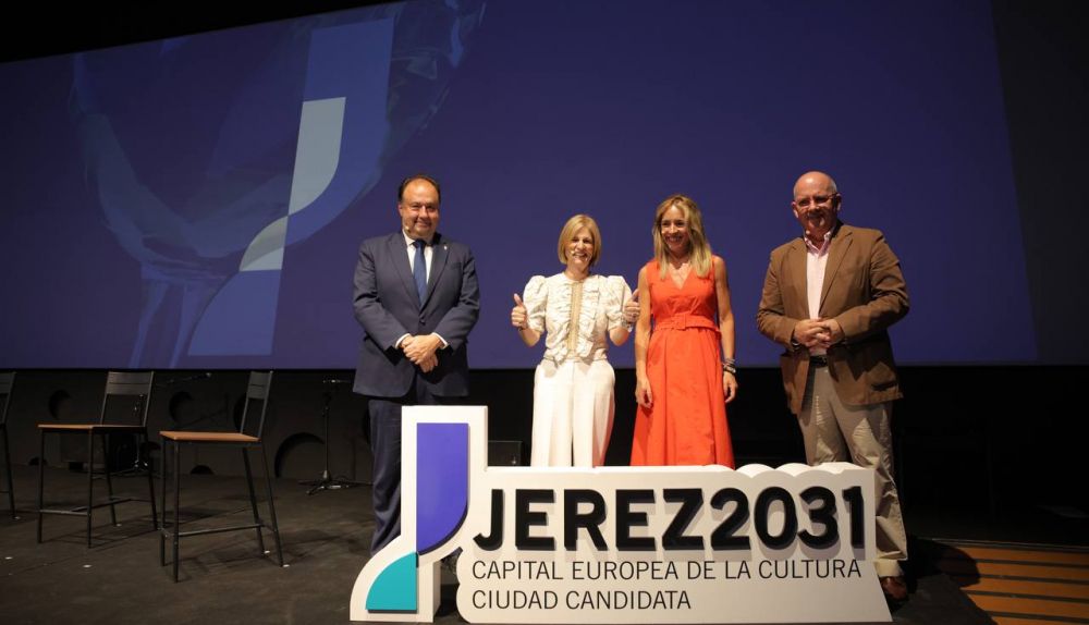 El Consejo Rector de Jerez 2031, tras presentar el nuevo logo.