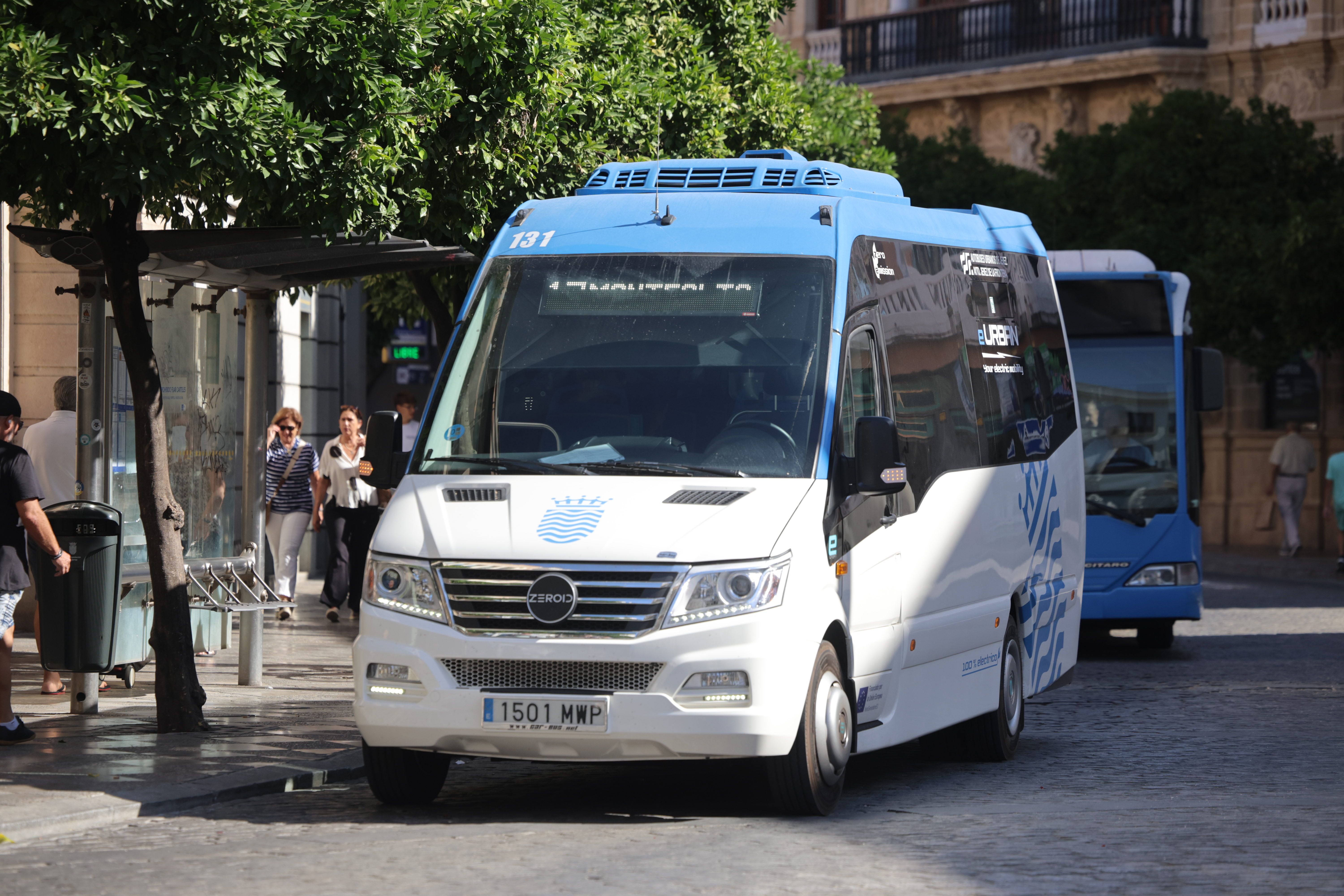 Nuevo autobús urbano que circula por las calles de Jerez.