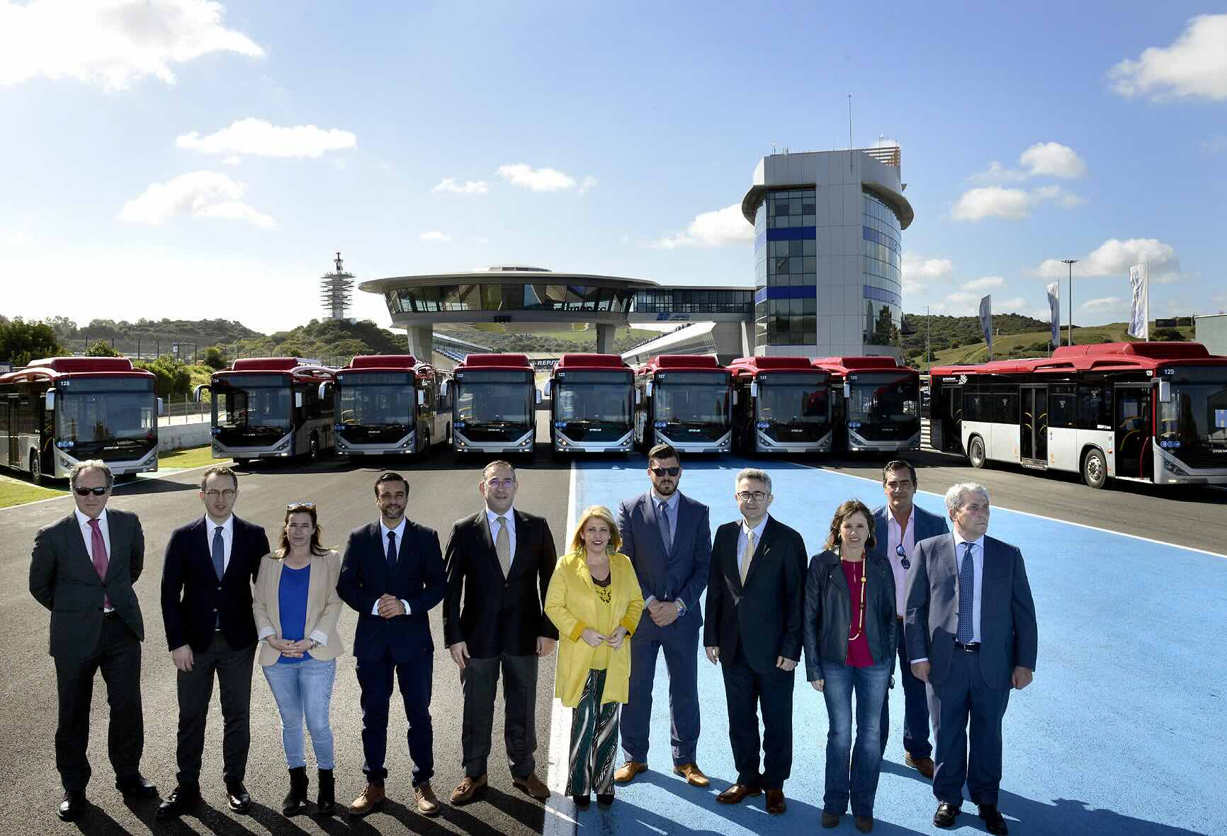 Presentación en el Circuito de los nueve autobuses de la marca Otokar, en 2019.