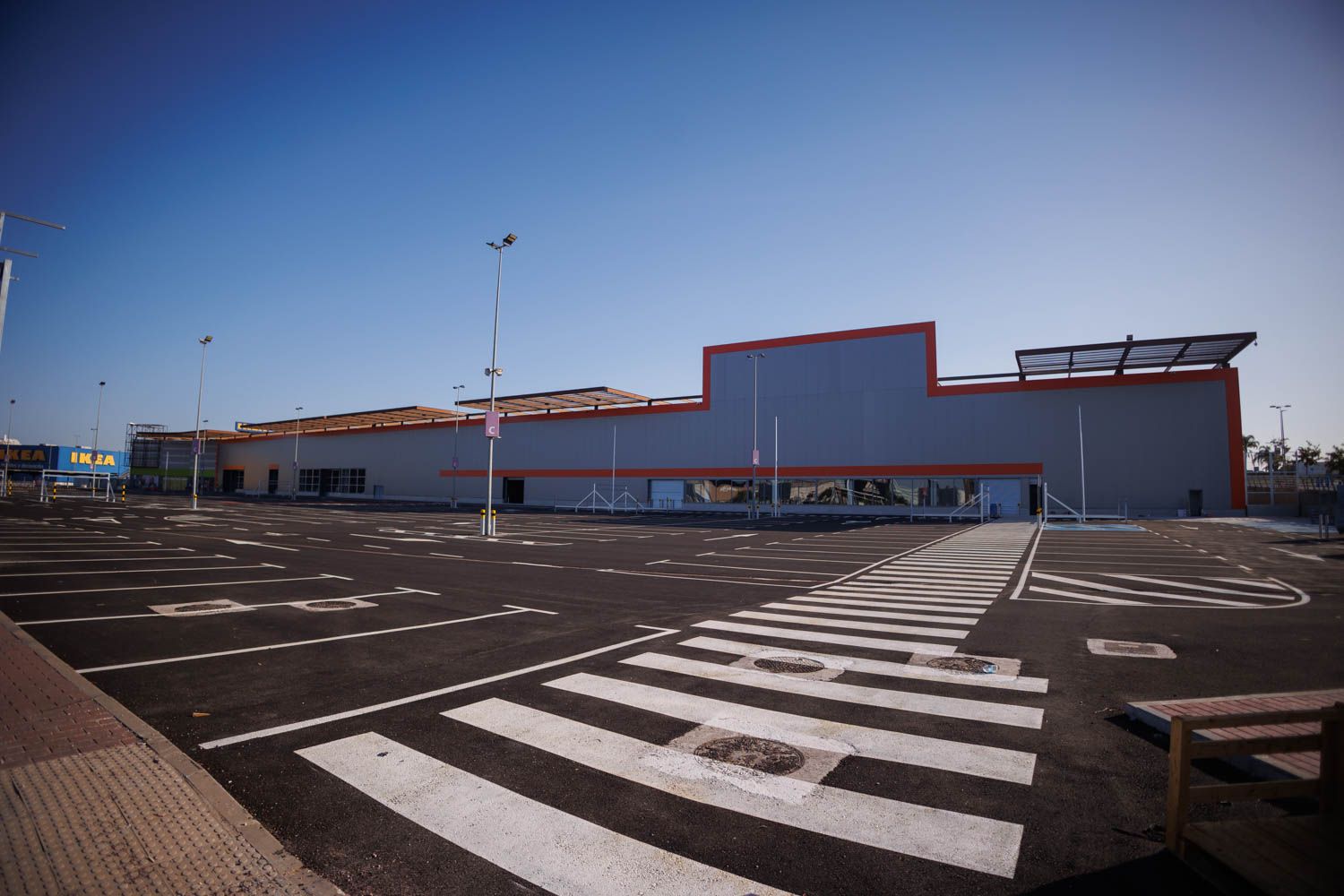 Así está el centro Obramat de Jerez después de varios meses de obras.