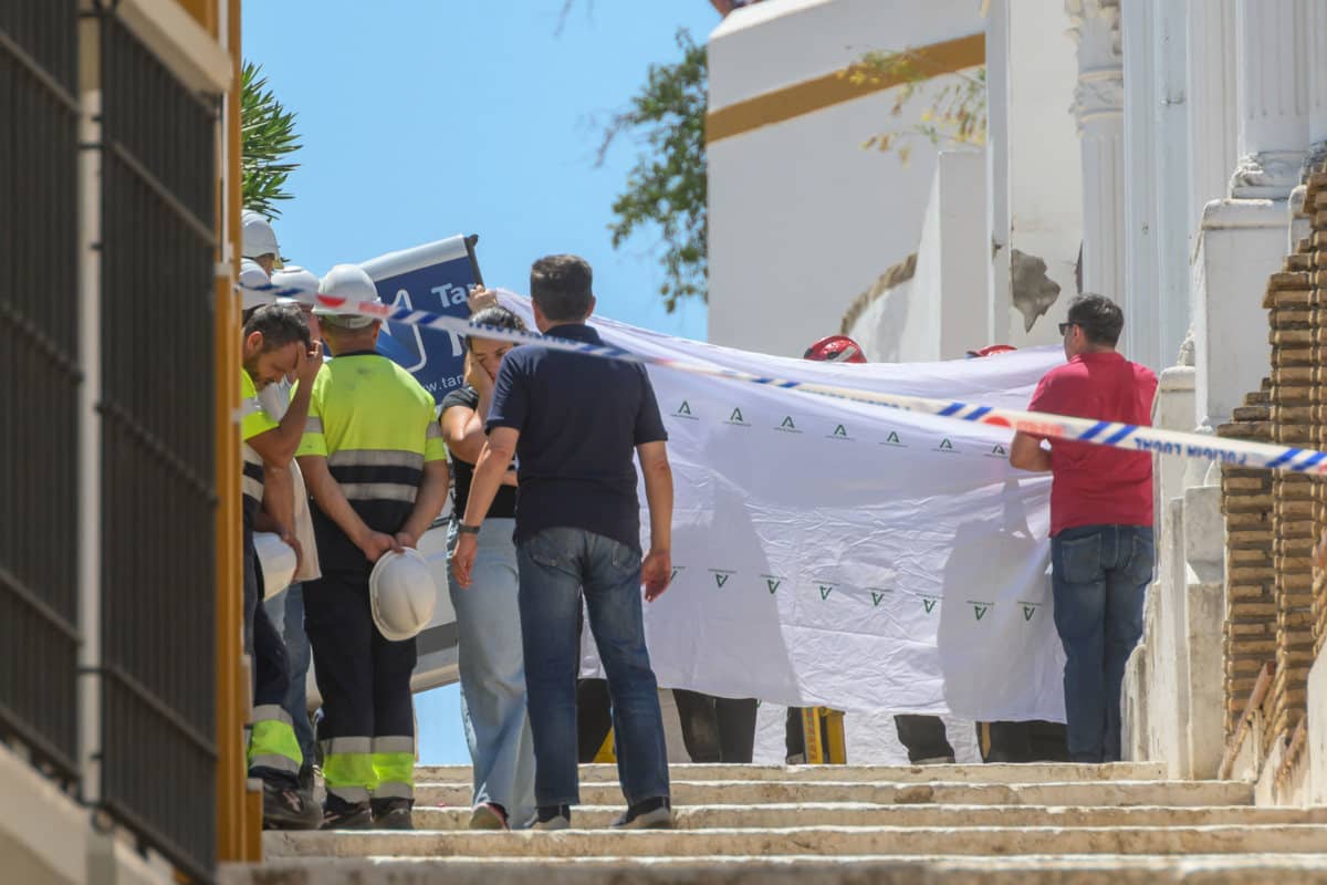 Sanitarios y fuerzas de seguridad, en el lugar del accidente.