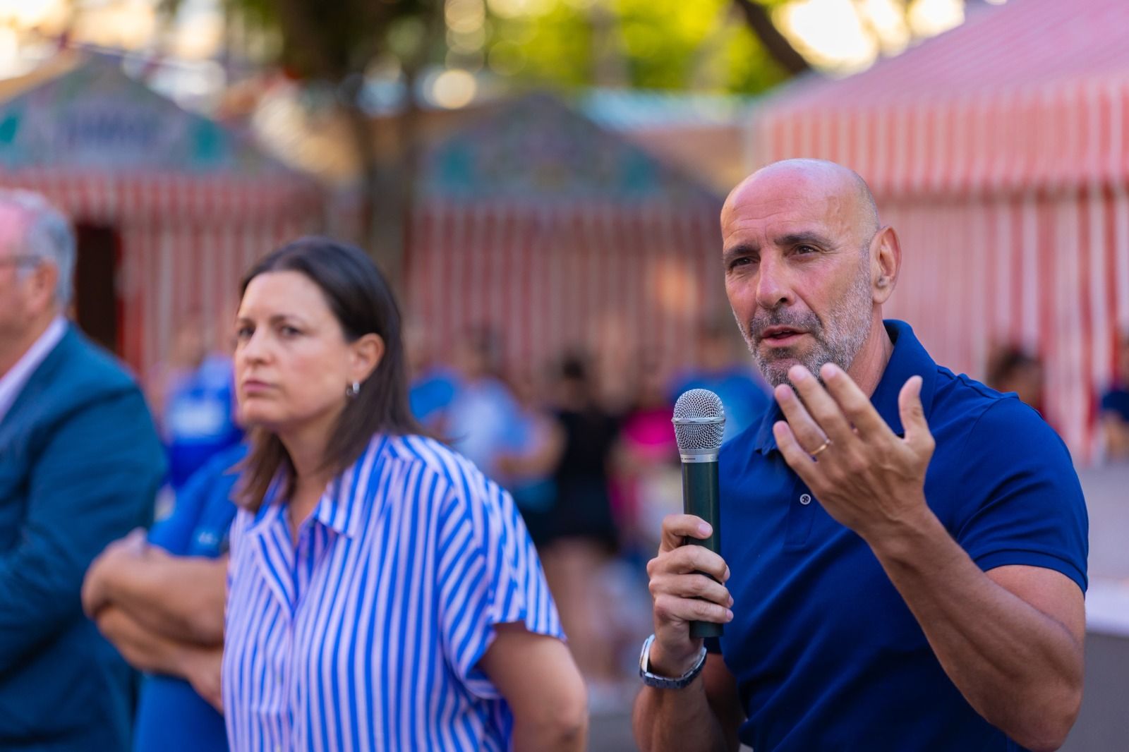Monchi, junto a la alcaldesa Patricia Cavada, en su reciente visita a San Fernando.