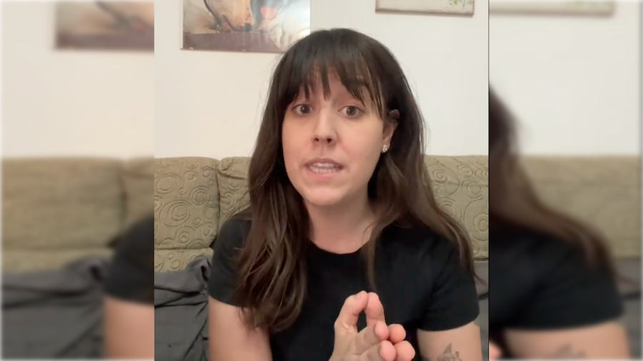 María del Carmen, una opositora invalidada por el tamaño de letra.