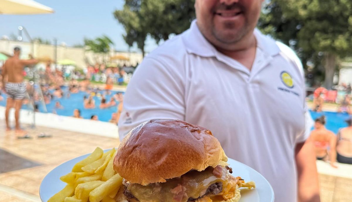 piscina el torno burger