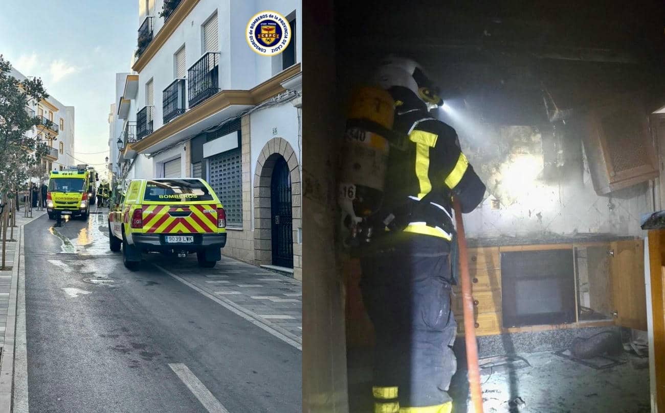 La actuación de los bomberos en Conil.