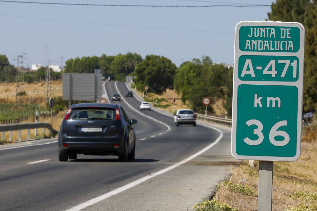 El punto del accidente en Lebrija donde han muerto dos personas.