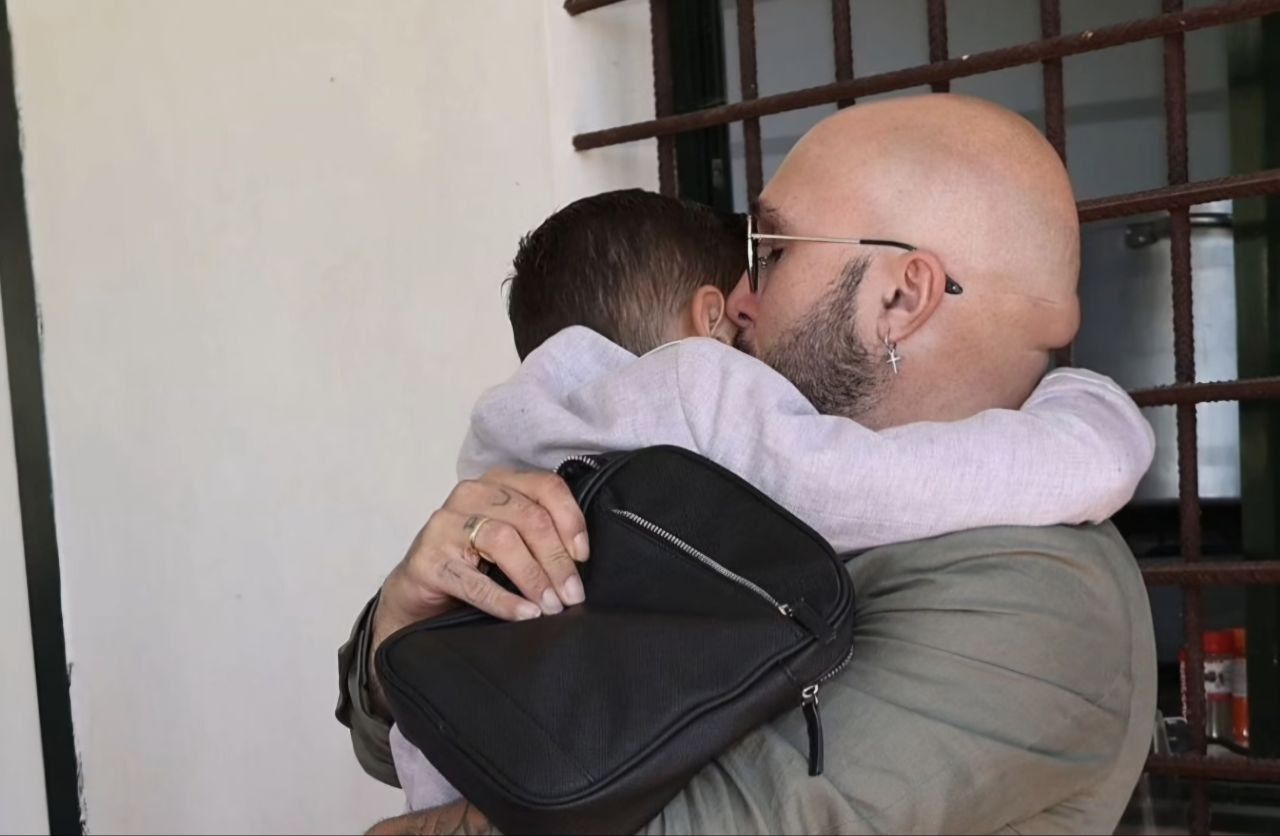 Kiko Rivera con su ahijado.
