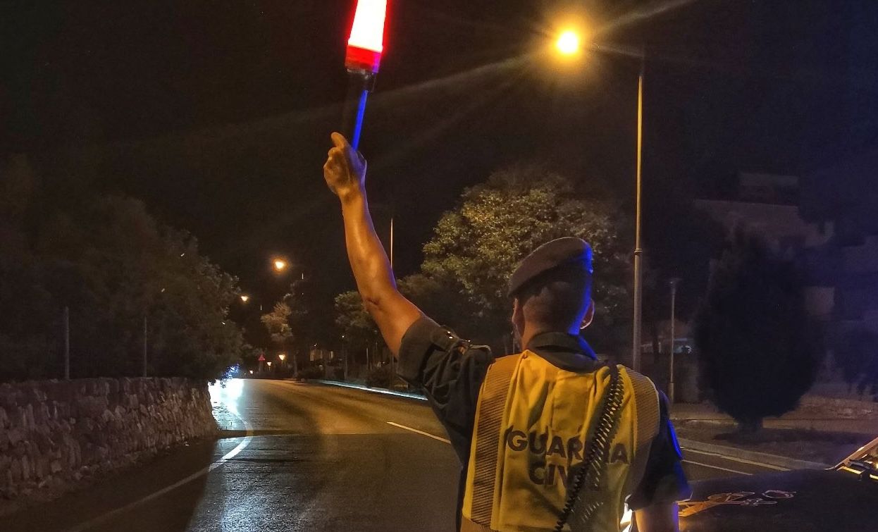 Un guardia civil en un control, en una imagen de archivo.