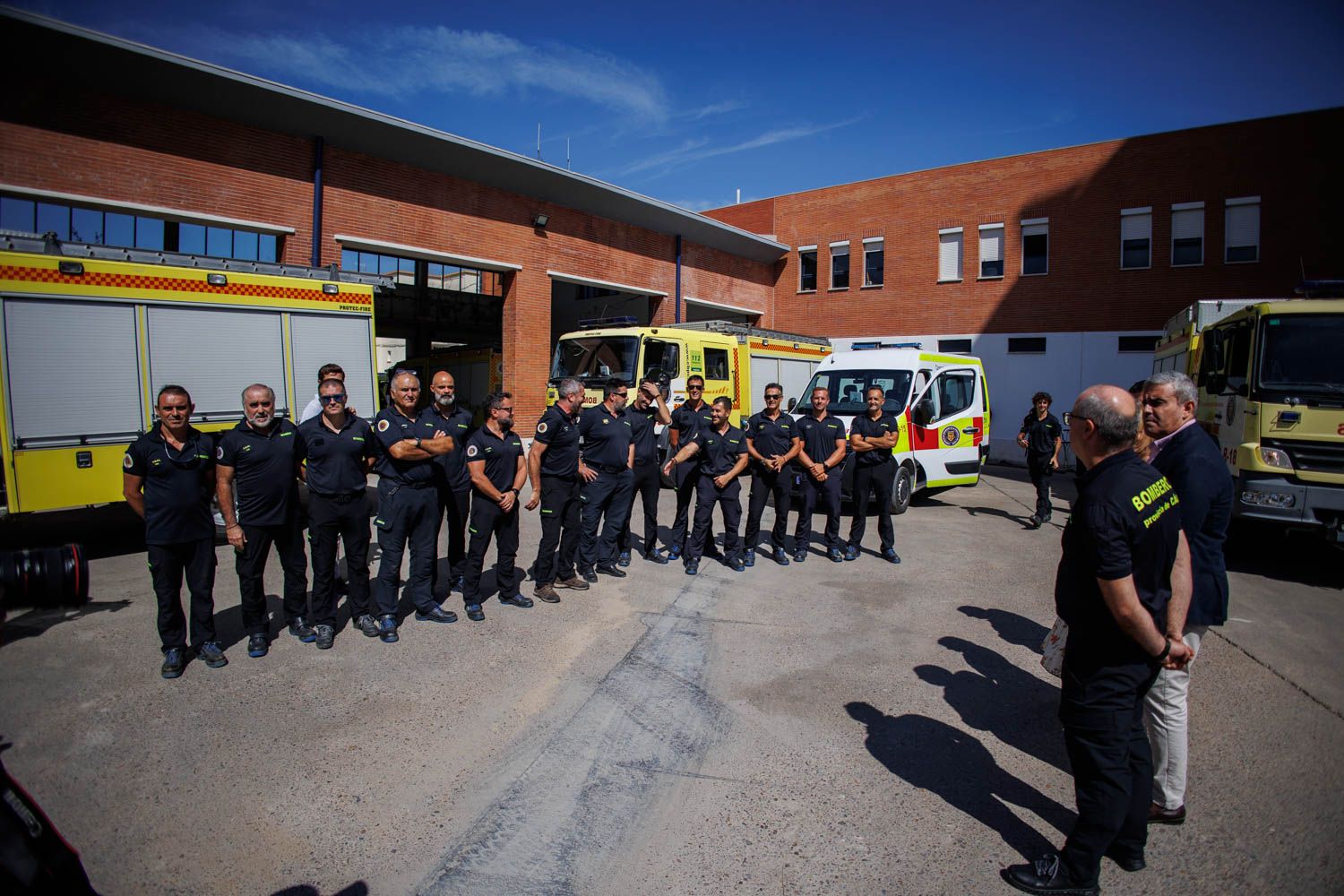 Los bomberos de la provincia de Cádiz que se desplazan hasta Galicia de forma voluntaria.