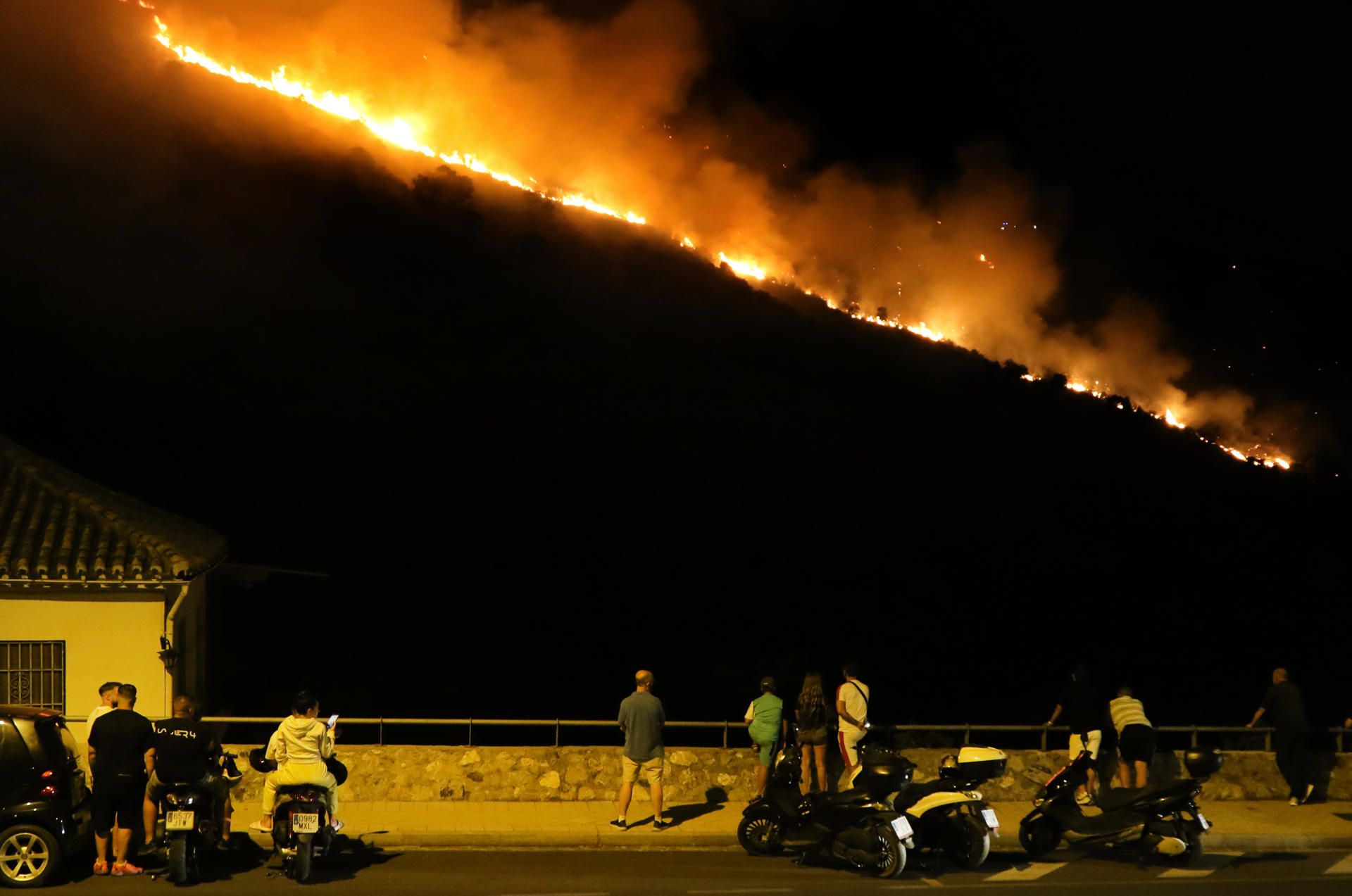 Incendio en Cenes de la Vega, en la Fuente de la Bicha, en Granada.