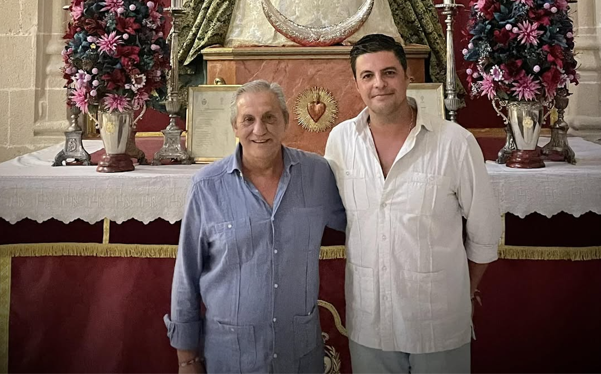 El hermano mayor, Jaime Gutiérrez, junto a Manuel Picacho, en la derecha de la imagen. 