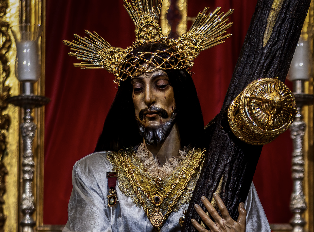 El Nazareno de Santa María vestido con la túnica y la cruz que se estrenan en esta peregrinación. 