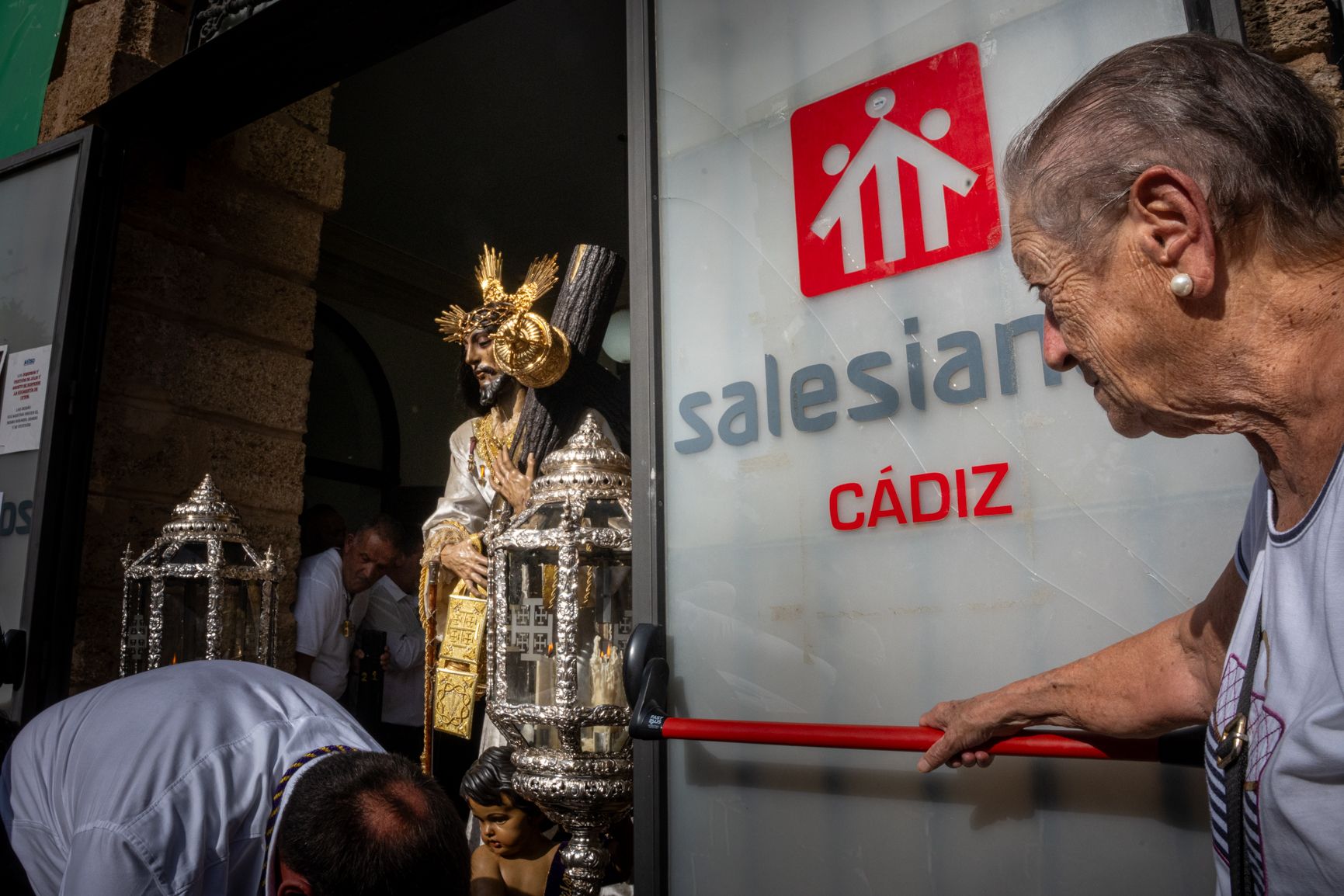 Nazareno saliendo de Santuario de María Auxiliadora