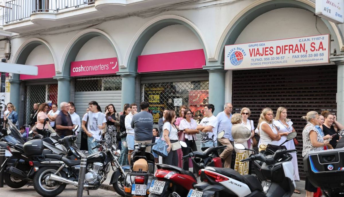 Colas en el Villamarta para el espectáculo navideño de Luis de Perikín.