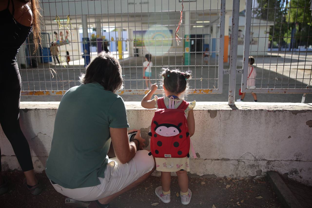Una niña en el colegio Antonio Machado de Jerez, en una imagen reciente.