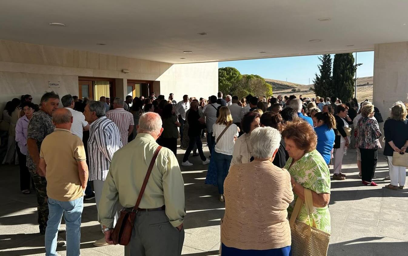 Entierro de Mercedes, vecina de Sanlúcar asesinada en Sevilla.