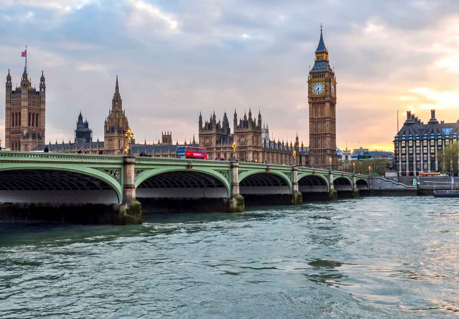 Una imagen del río Támesis, donde ha sido encontrado el cadáver de un malagueño.