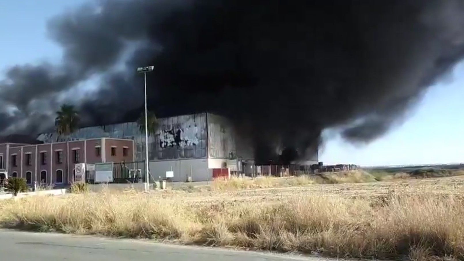 Las instalaciones que han ardido en Burguillos.
