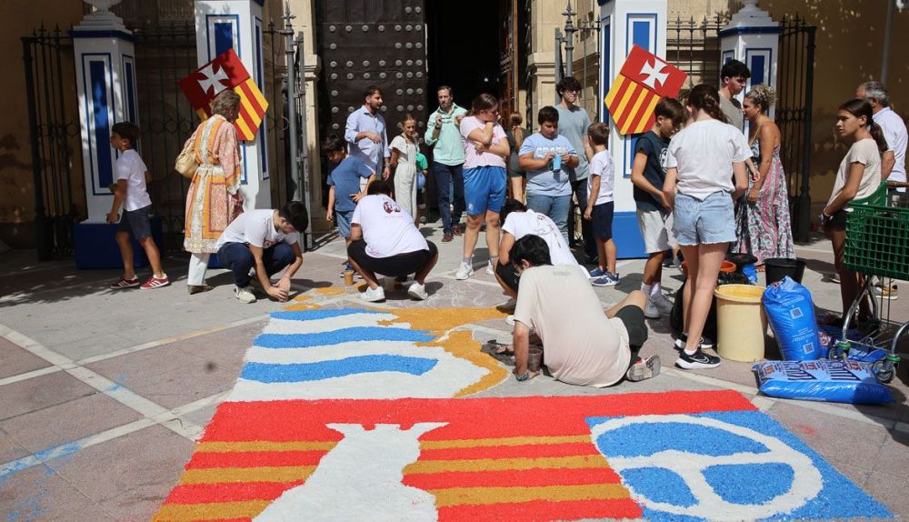 Preparativos Virgen de la Merced alfombras sal  2