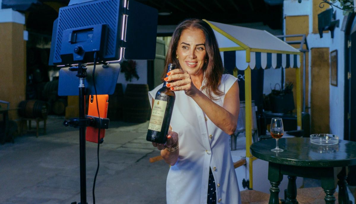 RUTH INFLUENCER VINO 1