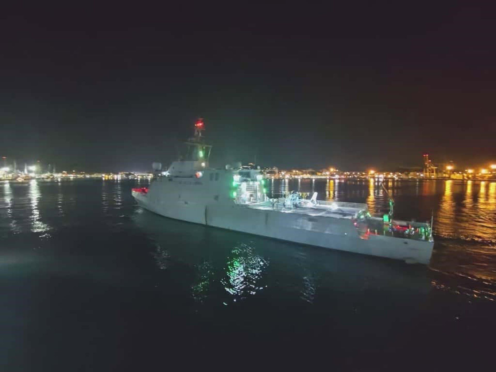Furor, uno de los buques de la Armada.