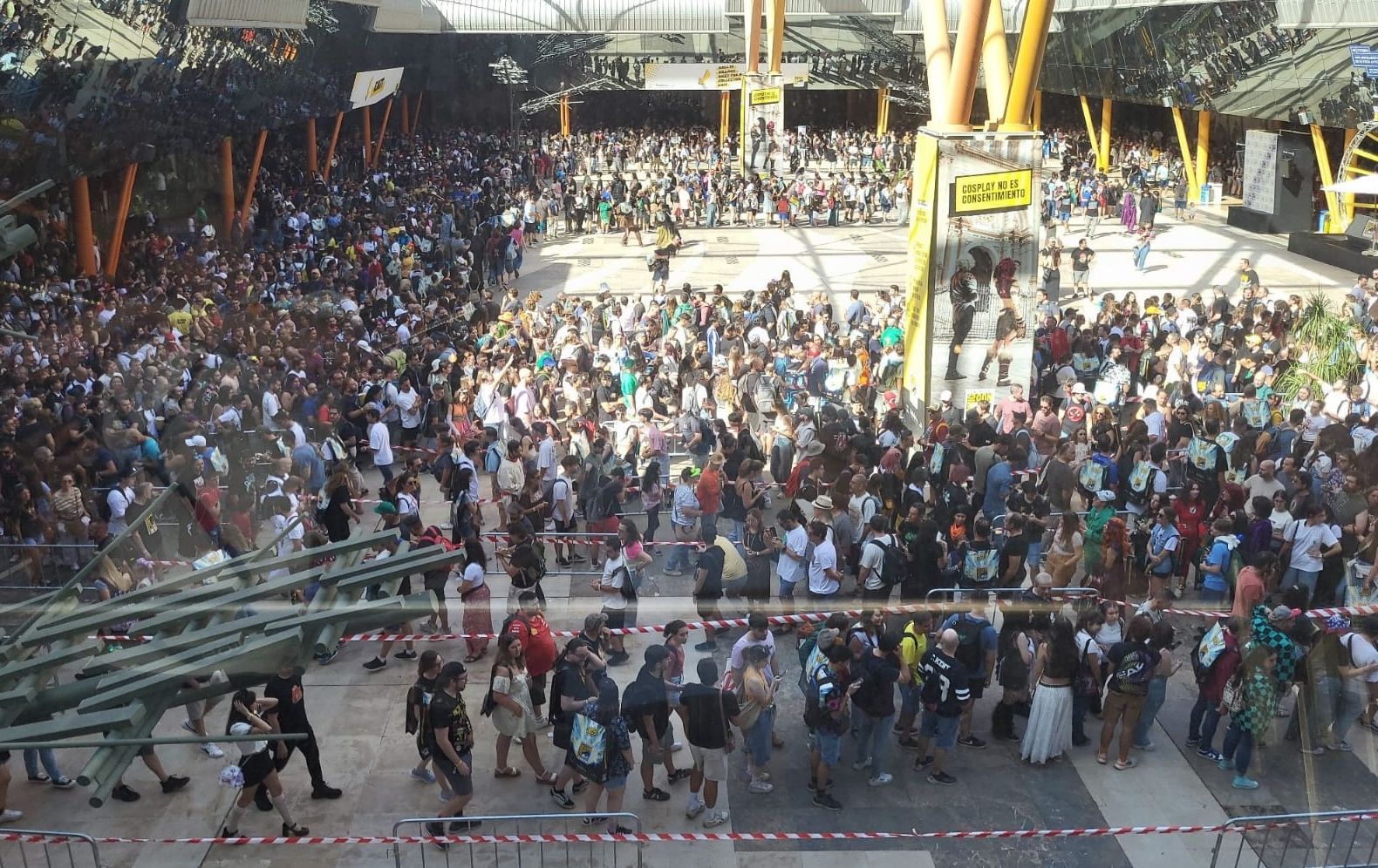 Colas en la pasada Comic-Con celebrada en Málaga, en una imagen de @Dan_El99.