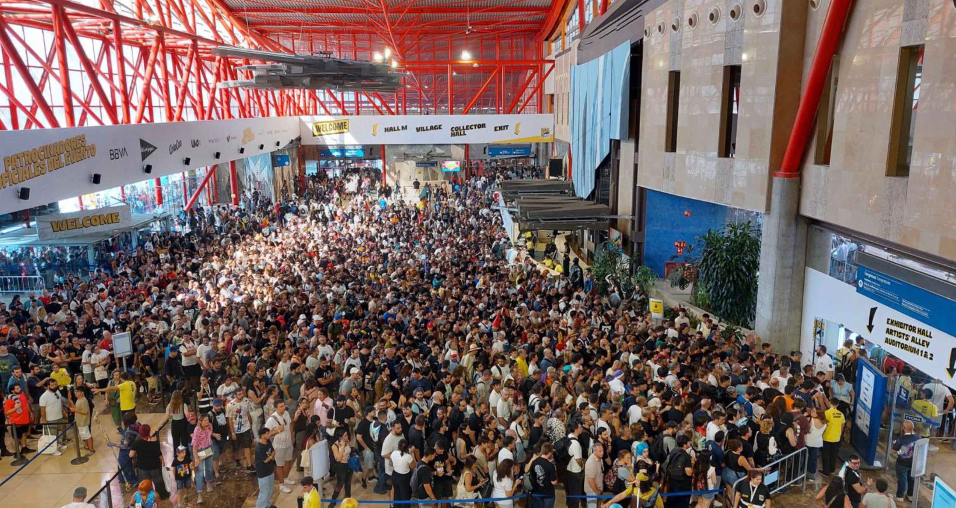 Una imagen compartida en redes de las colas en la Comic-Con de Málaga.