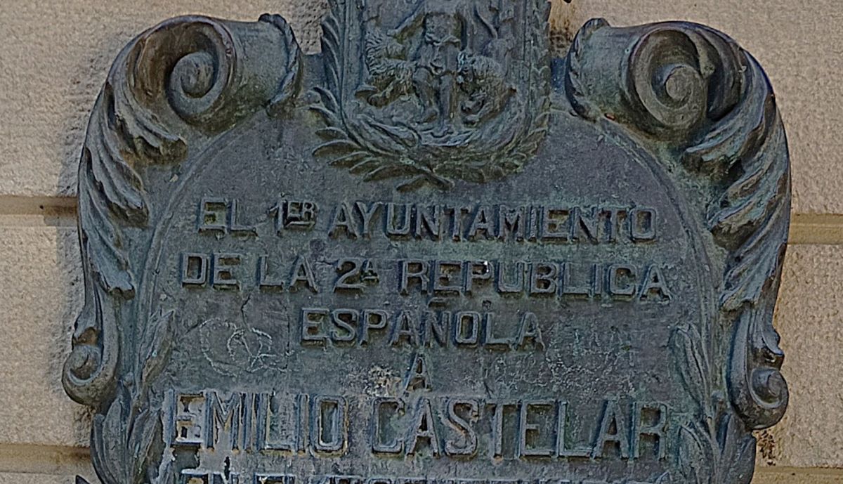 6  Placa Homenaje del Ayuntamiento centenario nacimiento de Castelar