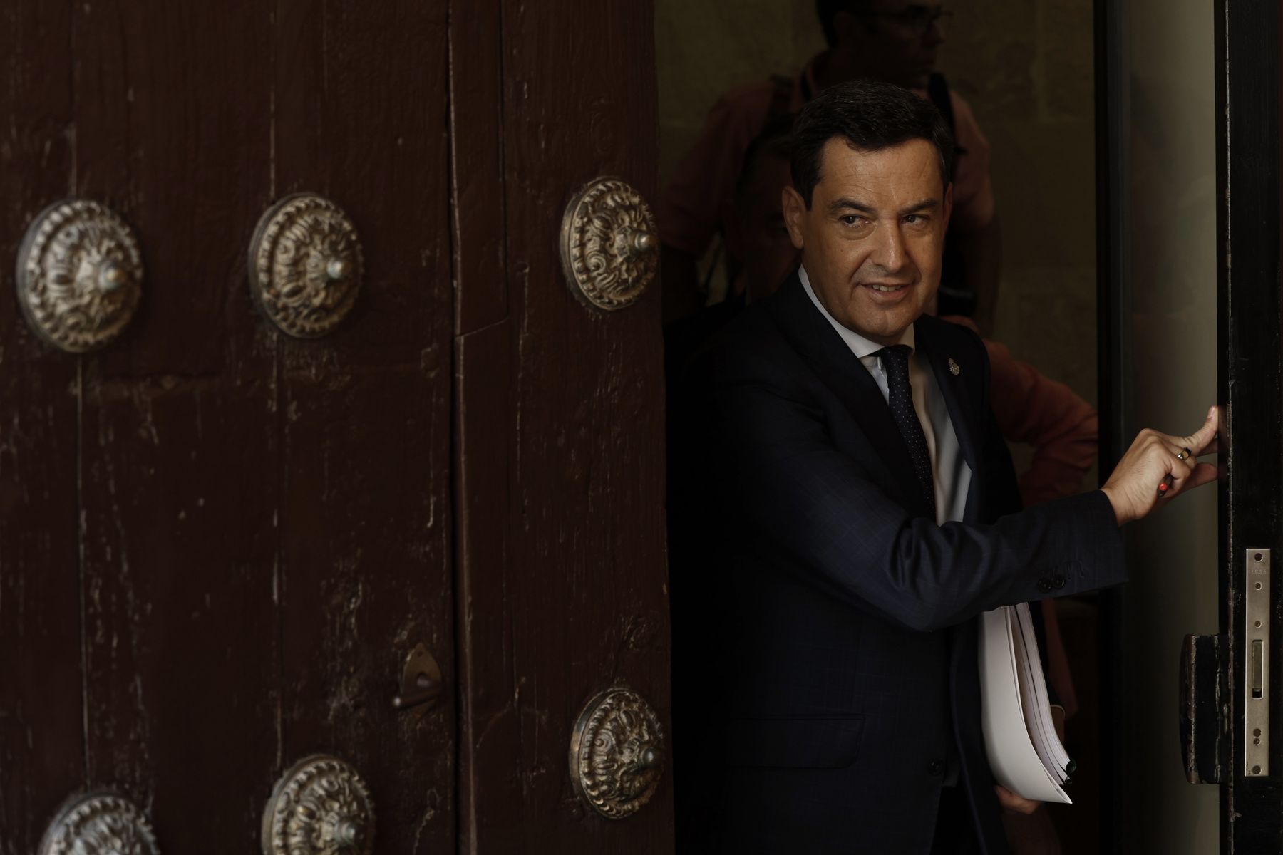 Juanma Moreno, en el Parlamento andaluz, este jueves.