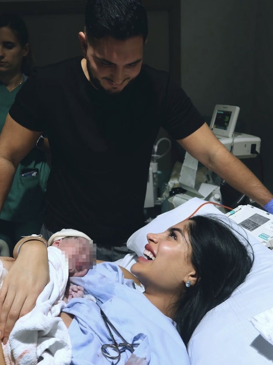 omar montes y lola romero con su