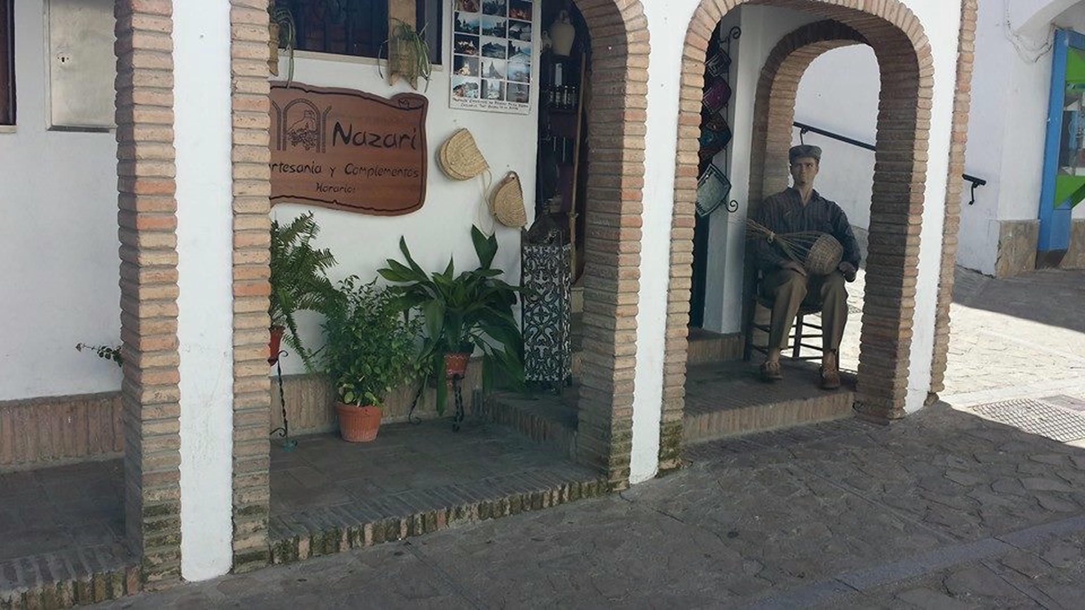 La tienda de Aretesanía Nazarí en Zahara de la Sierra.