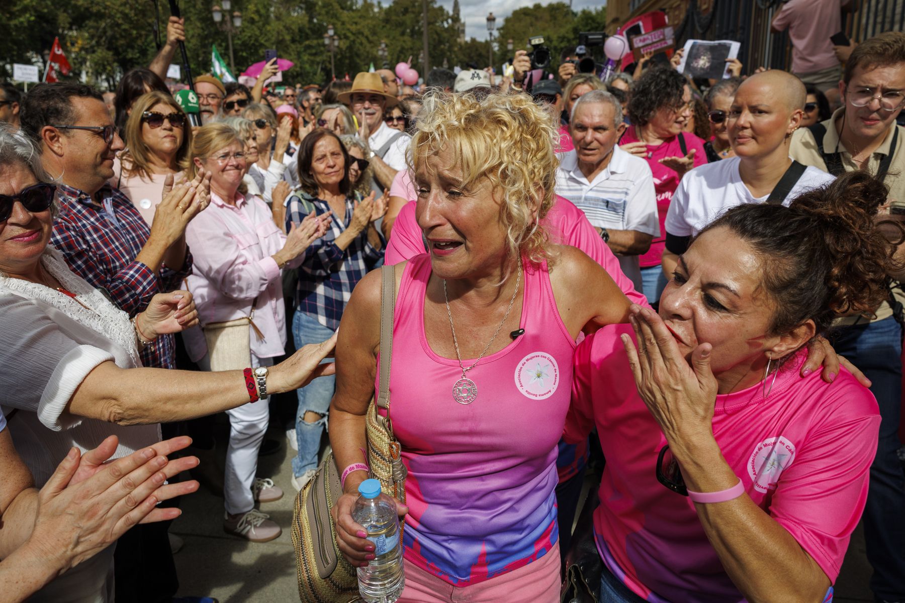 Cristina Medina junto a la presidenta de Amama, Ángela Claverol.
