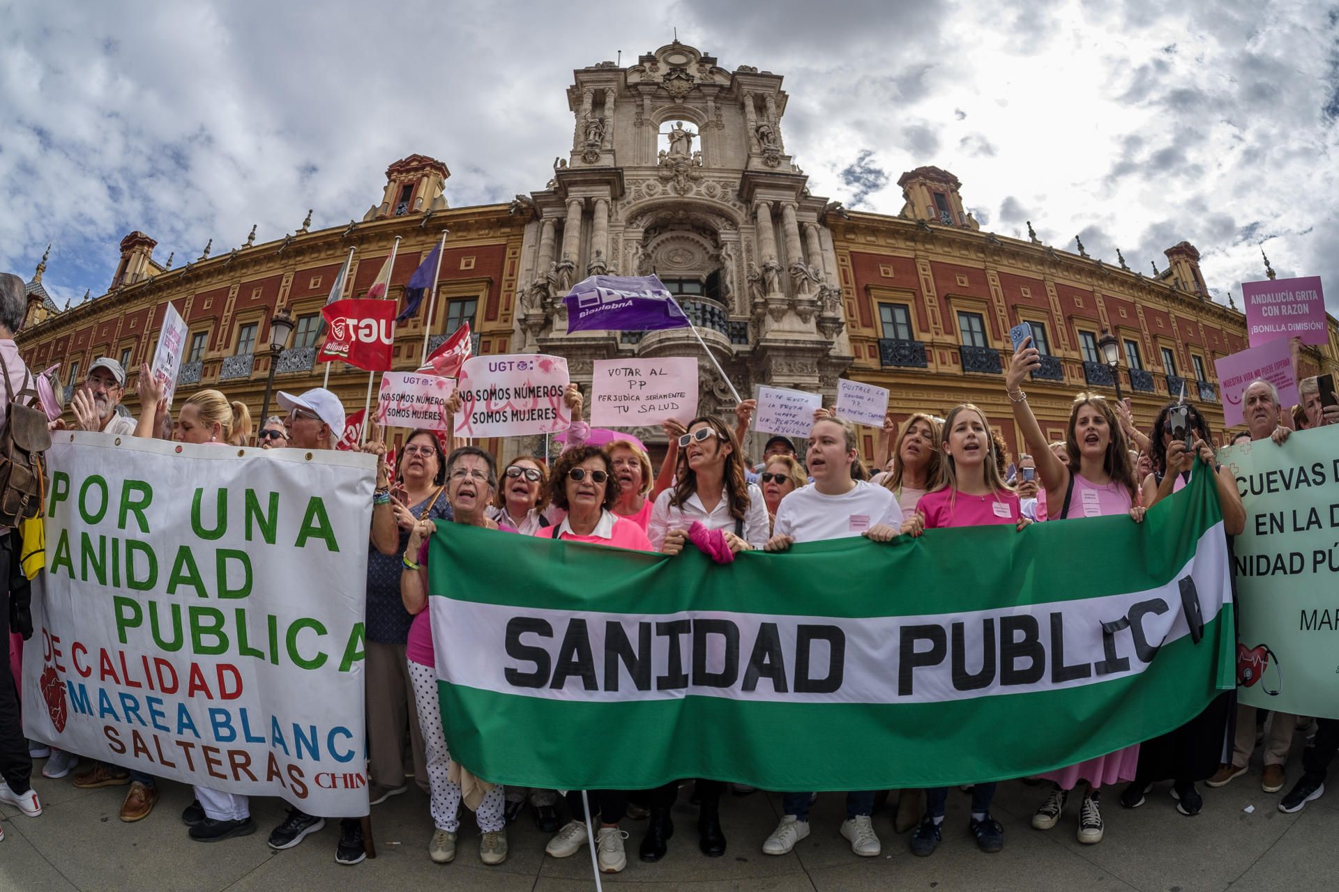Protesta frente a San Telmo en la concentración por los cribados.