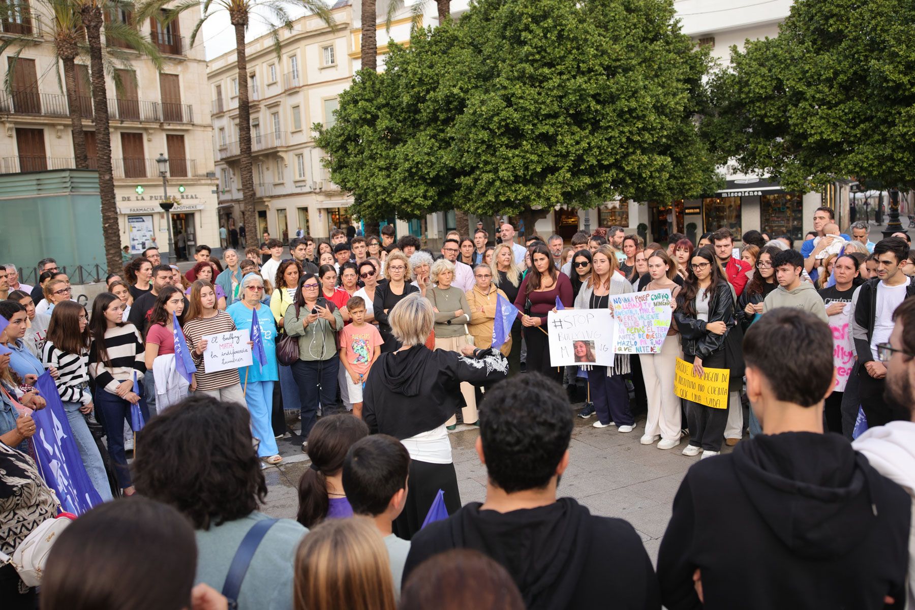 Concentración contra el acoso escolar en Jerez. 