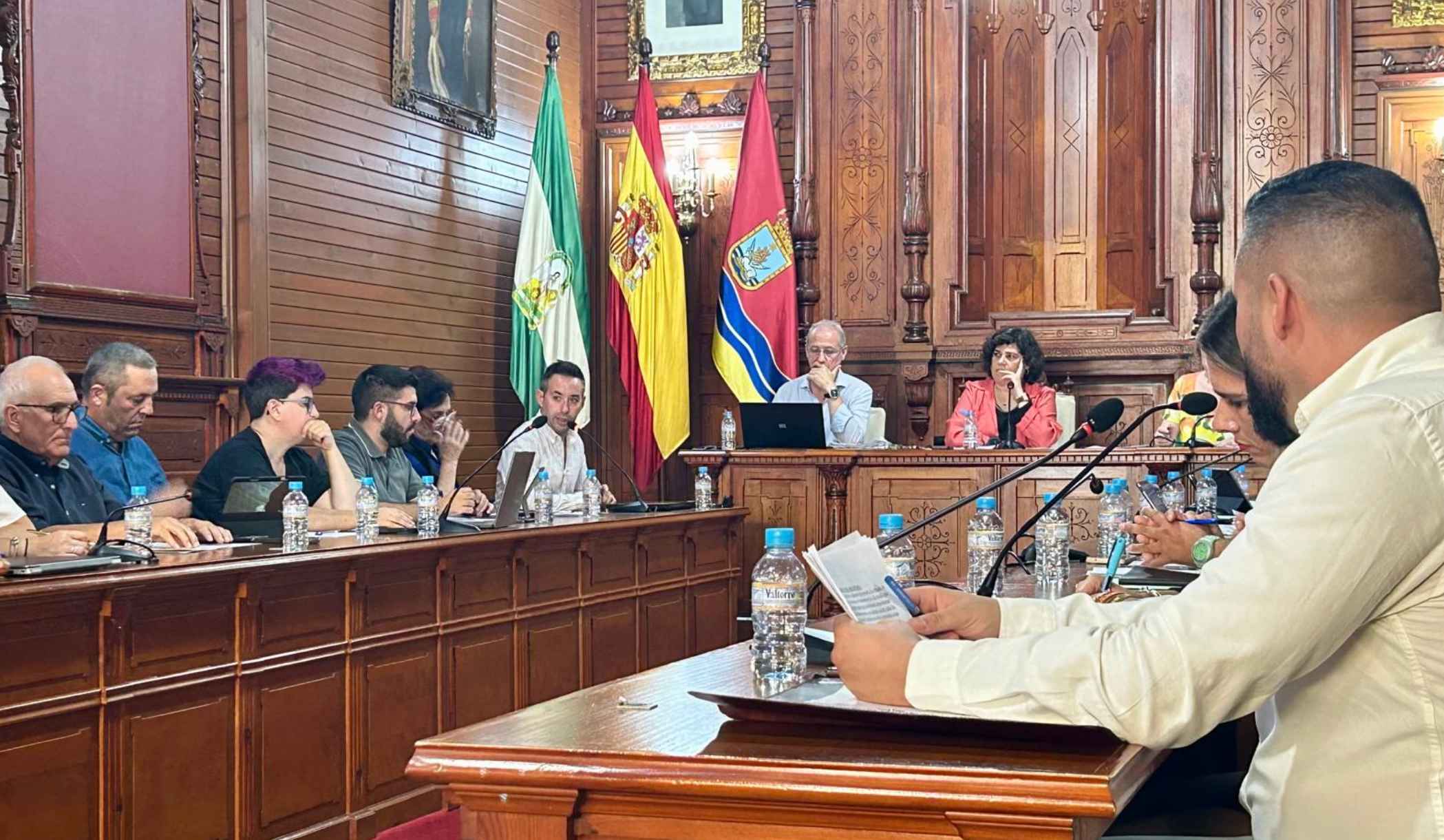 Una imagen del pleno del Ayuntamiento de Sanlúcar de Barrameda.